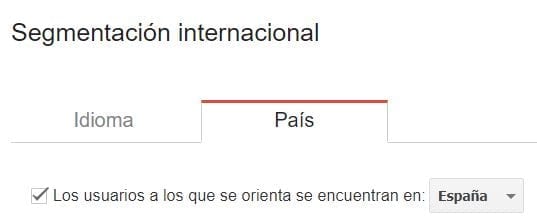 Segmentación internacional de un dominio en Google Search Console, en este caso con un menú desplegable.